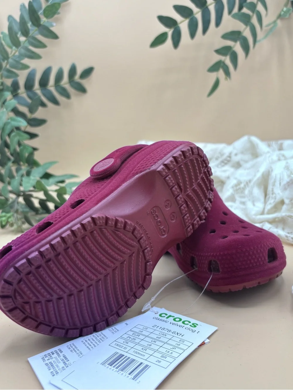 CROCS Kids Classic Clog in Burgundy/Velvet Red